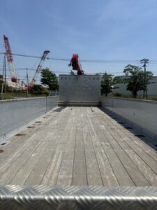 三菱 クレーン平ボデー